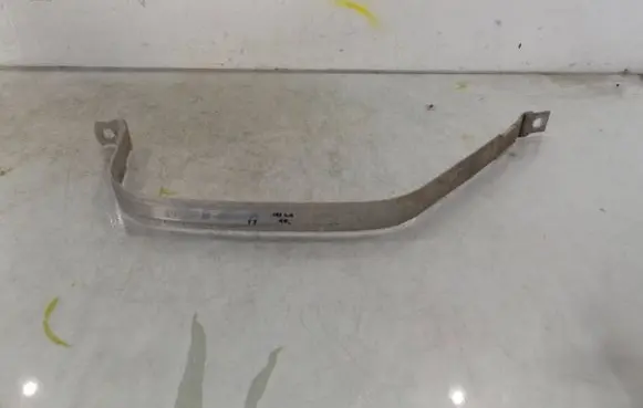 Seat Ibiza IV (6J,6P) Fuel tank mounting bracket 6Q0201655