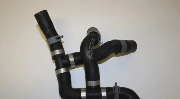 Audi Q7 4M Engine coolant pipe/hose 4M0265347J