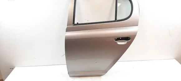 Toyota Yaris Rear door