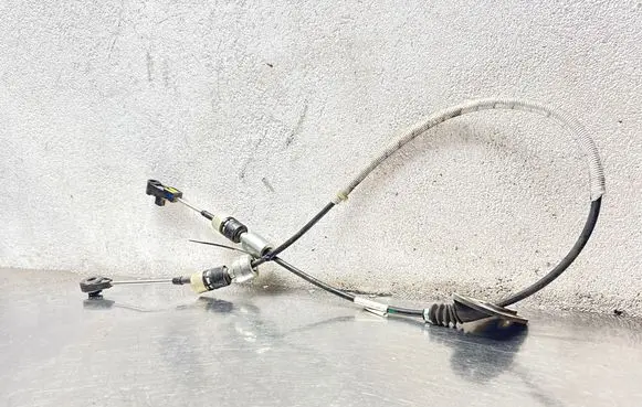 Volvo V70 Gear shift cable linkage 31259001