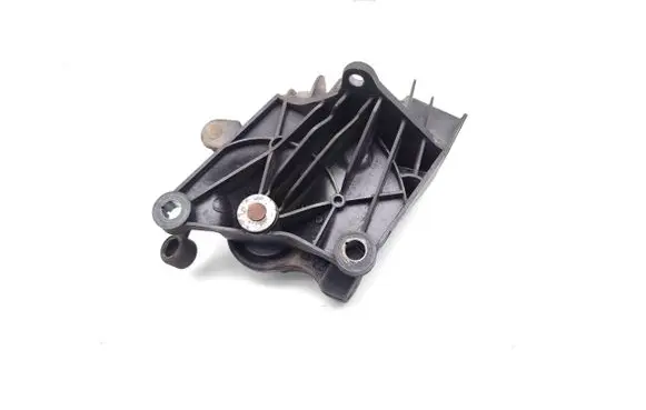 Peugeot Partner Engine mount bracket