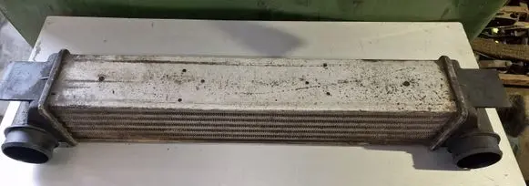 BMW 5 E39 Intercooler radiator 17512247359
