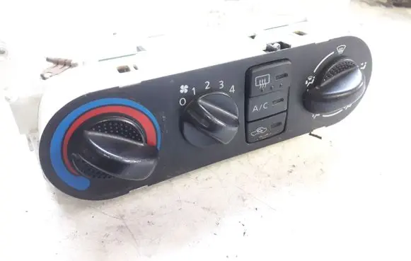 Nissan Almera Climate control unit