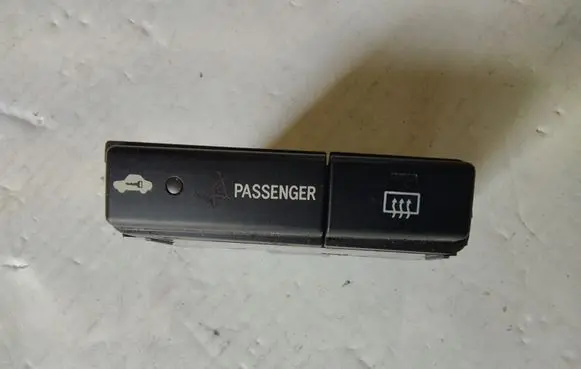 Toyota Avensis T250 Windscreen/window heater switch 8479005110D 05W27E MS271200331