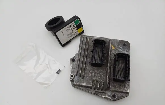 Opel Meriva A Engine control unit/module ECU 12249823 13144390