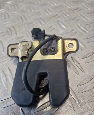 Audi A8 S8 D2 4D Tailgate/trunk/boot lock/catch/latch 4A5827505B