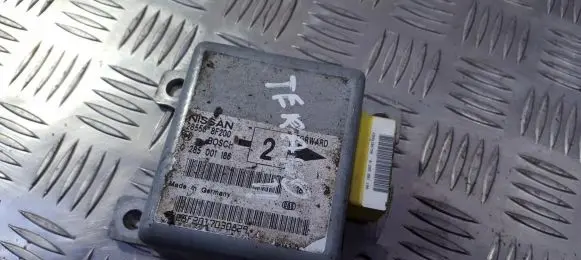 Nissan Terrano Airbag control unit/module 285568f200