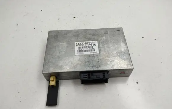 Audi A4 S4 B7 8E 8H Bluetooth control unit module 8P0862335