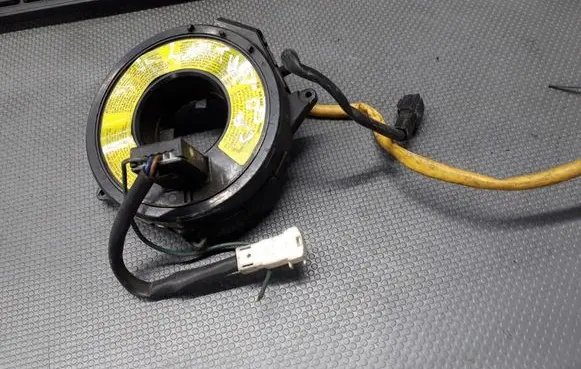 Hyundai Lantra II Airbag slip ring squib (SRS ring)