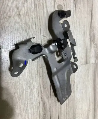 Nissan Micra K14 Engine mounting bracket 223673726R