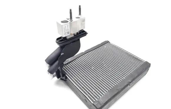 Peugeot 2008 II A/C cooling radiator (condenser) 7015011136