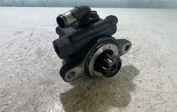 Toyota Hilux (AN10, AN20, AN30) Power steering pump