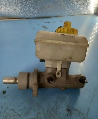Volkswagen Golf IV Master brake cylinder