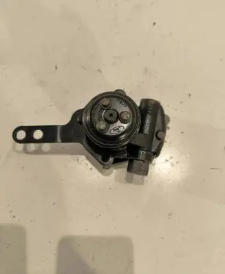 Jaguar X-Type Power steering pump XS7E3A733A