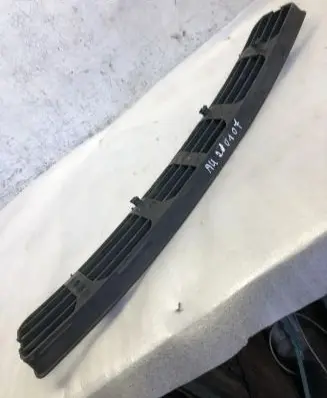 Audi A4 S4 B5 8D Front bumper lower grill 8D0807693