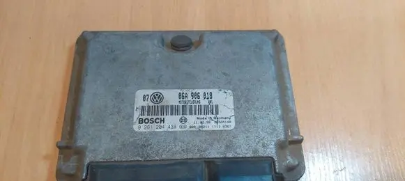 Volkswagen Golf IV Engine control unit/module ECU 0261204438 06A906018 26SA5148