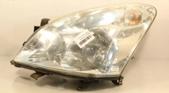 Toyota Corolla Verso E121 Headlight/headlamp 0F03