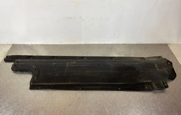 Center/middle under tray cover