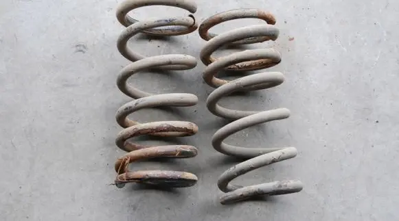 Mitsubishi Pajero Rear coil spring 200KM