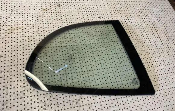 Ligier Ambra Side middle window/glass 