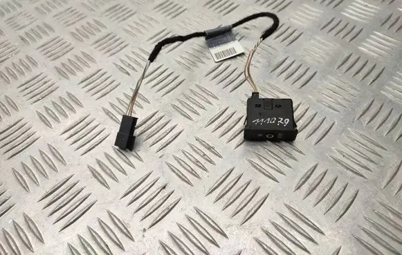 BMW 3 E90 E91 AUX in-socket connector 6930561 9172021