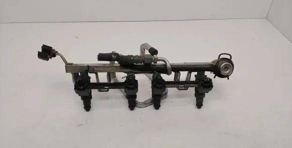 Volkswagen PASSAT B5.5 Fuel main line pipe ZS606B133313M
