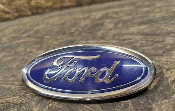 Ford Fusion II Manufacturers badge/model letters DS73402A16AC