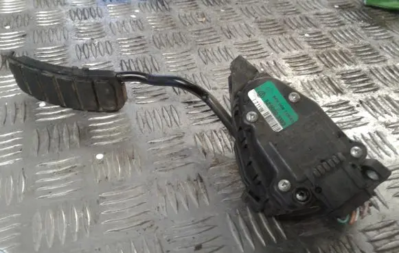 Renault Laguna II Accelerator throttle pedal 8200003393