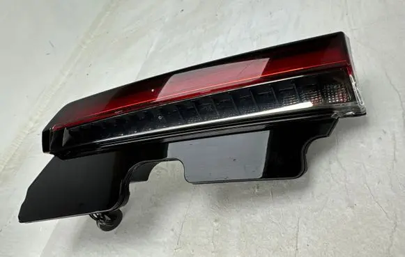 Volvo C40 Front bumper turn signal 32404489 P01556203
