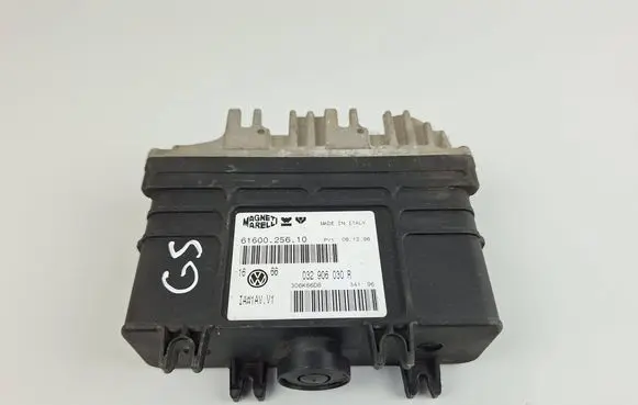 Volkswagen Golf III Engine control unit/module 032906030R 6160025610
