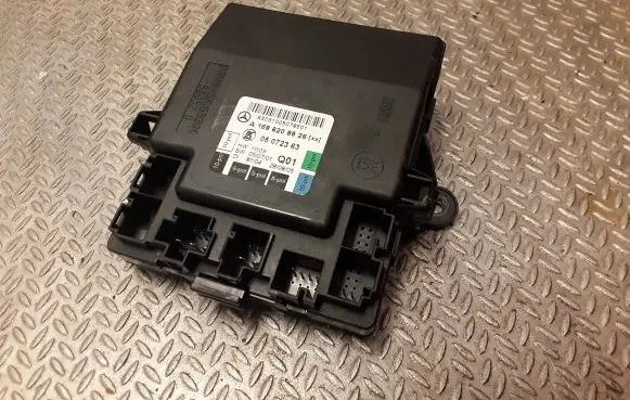Mercedes-Benz B W245 Door control unit/module 1698208526 A1698208526