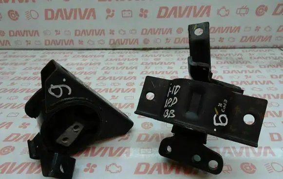 Hyundai i10 Engine mount bracket