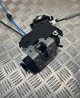 Mercedes-Benz GLK (X204) Rear door lock 0997300135