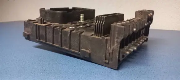 Volkswagen Touran I Fuse module 1K0937125
