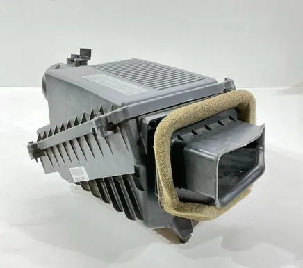 Cadillac Escalade IV Air filter box 84061304