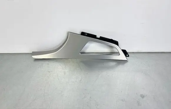 Audi Q7 4M Front door trim bar 4M0867101K