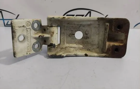 Volkswagen II LT Rear door lower hinge 9017400737