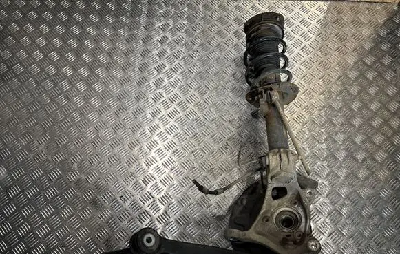 Volkswagen PASSAT B8 Front wheel hub 5Q0407257A