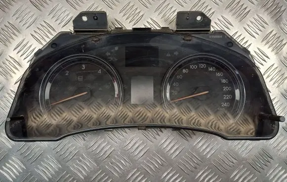 Toyota Avensis T270 Speedometer (instrument cluster) 8380005K20 MB2574406795