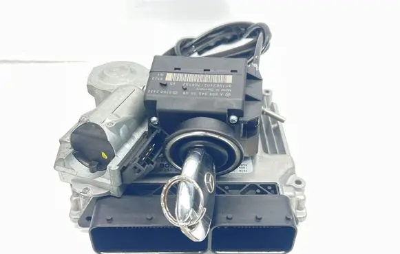 Mercedes-Benz CLC CL203 Engine ECU kit and lock set A2095453908 A6461509777