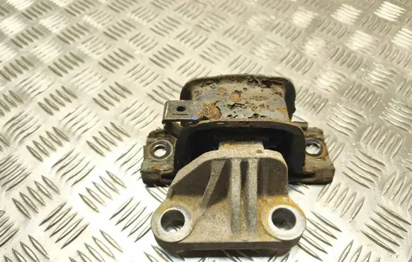 Opel Corsa E Engine mount bracket 468646740