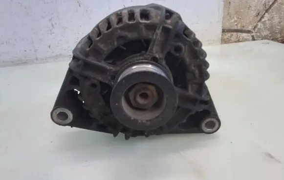 Opel Zafira A Generator/alternator 0124415005