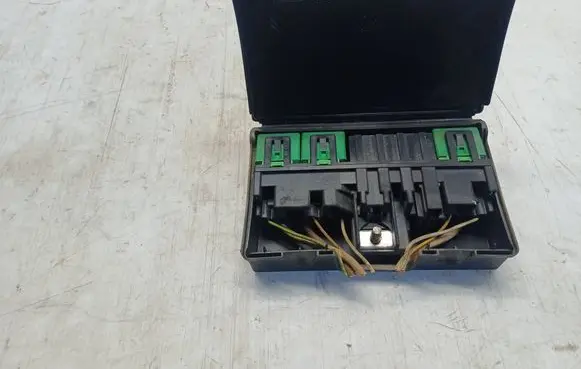Peugeot 607 Fuse module 963222948000 97086100 9632229480