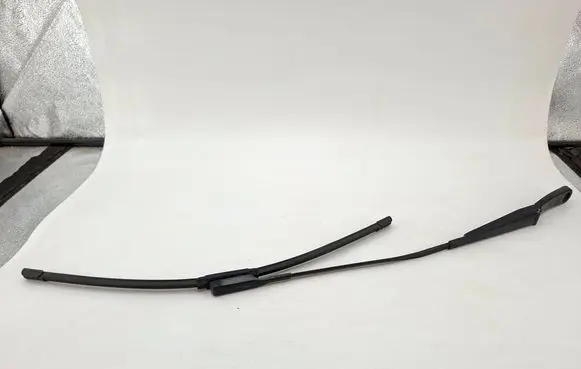Volkswagen Transporter - Caravelle T5 Front wiper blade arm 7E1955410B