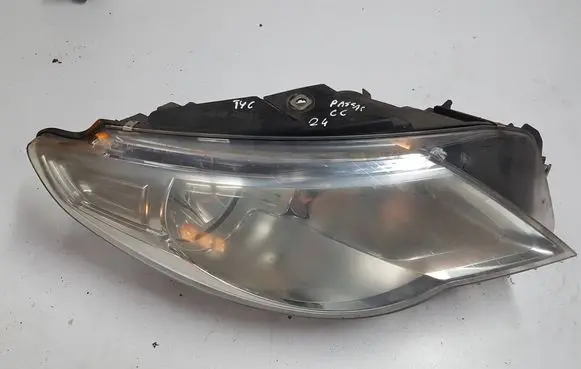 Volkswagen PASSAT CC Headlight/headlamp 