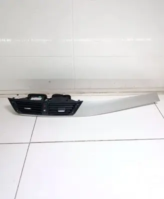 BMW X1 E84 Dash center air vent grill 9258354 2288424 2991235