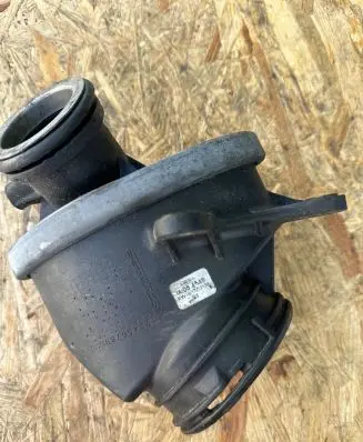 Mercedes-Benz E W211 Intake resonator 054548