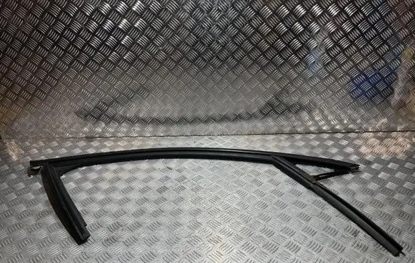 Ford Focus Front door window/glass frame JX7B-A21510-A