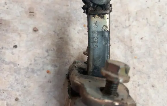 Volkswagen Golf III Front door check strap stopper 1H0837249A