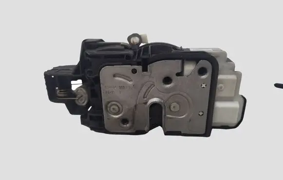 Volvo V40 Front door lock 31440389